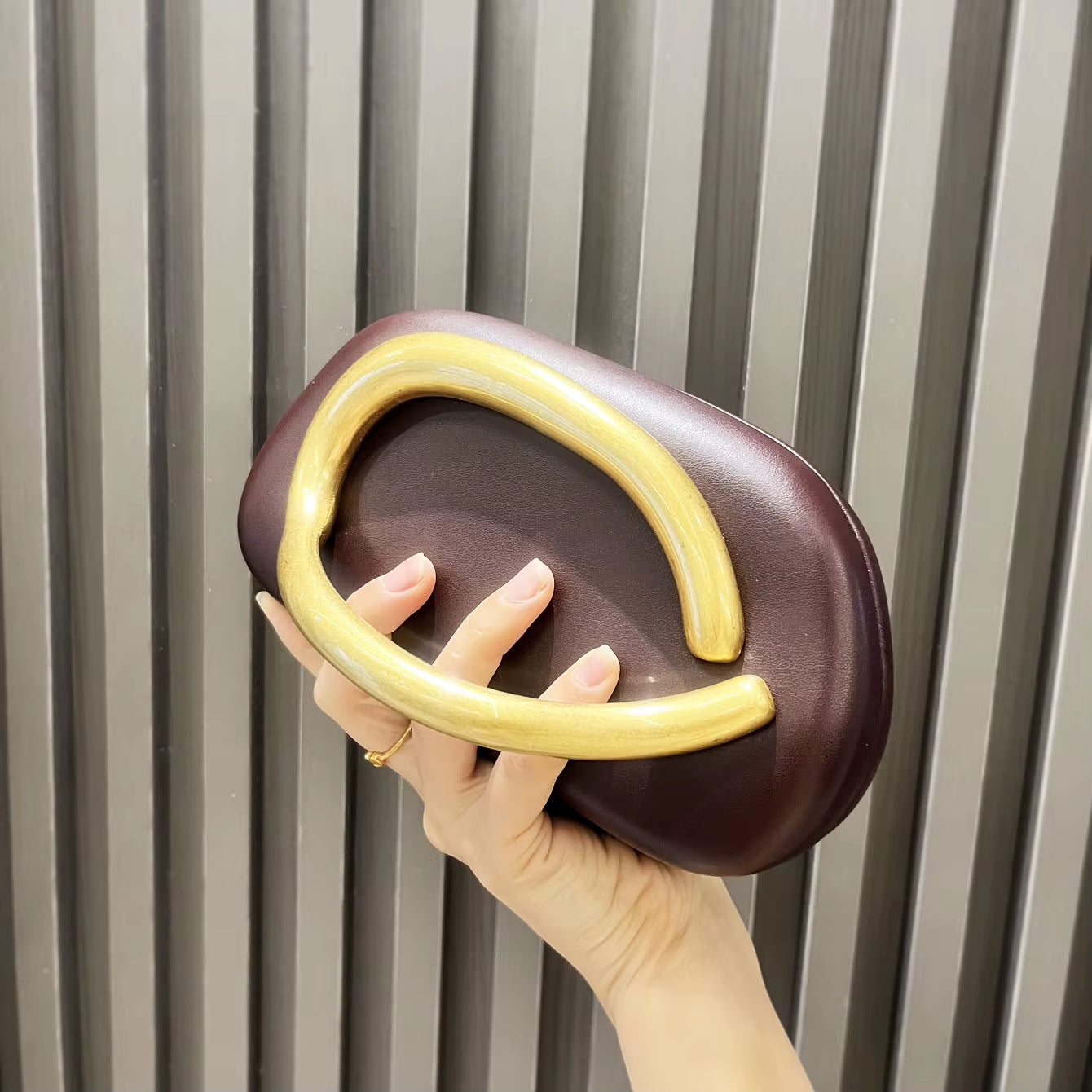 Luxury Designer Purses & Handbags for Women | Shoulder Bag, Wedding Evening Clutch, and Party Bag